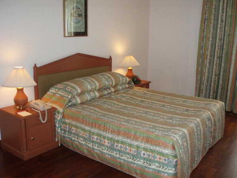 Abad Plaza Hotel 4*